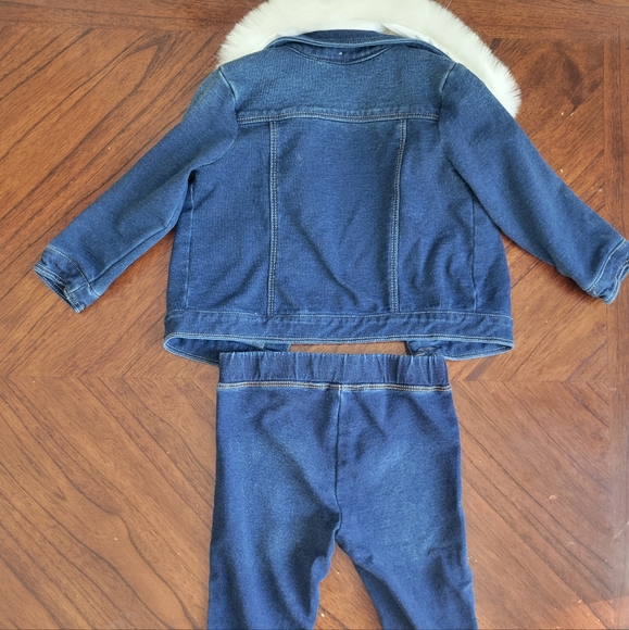 Guess Outfit NWOT Size 18 Months 2 Piece Faux Fur - Picture 6 of 9